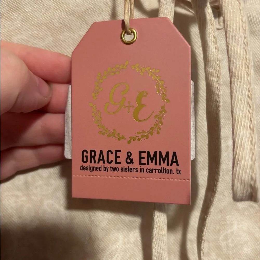 GRACE & EMMA Beige Ruffle Blouse with Lace Size XL - Picture 3 of 6